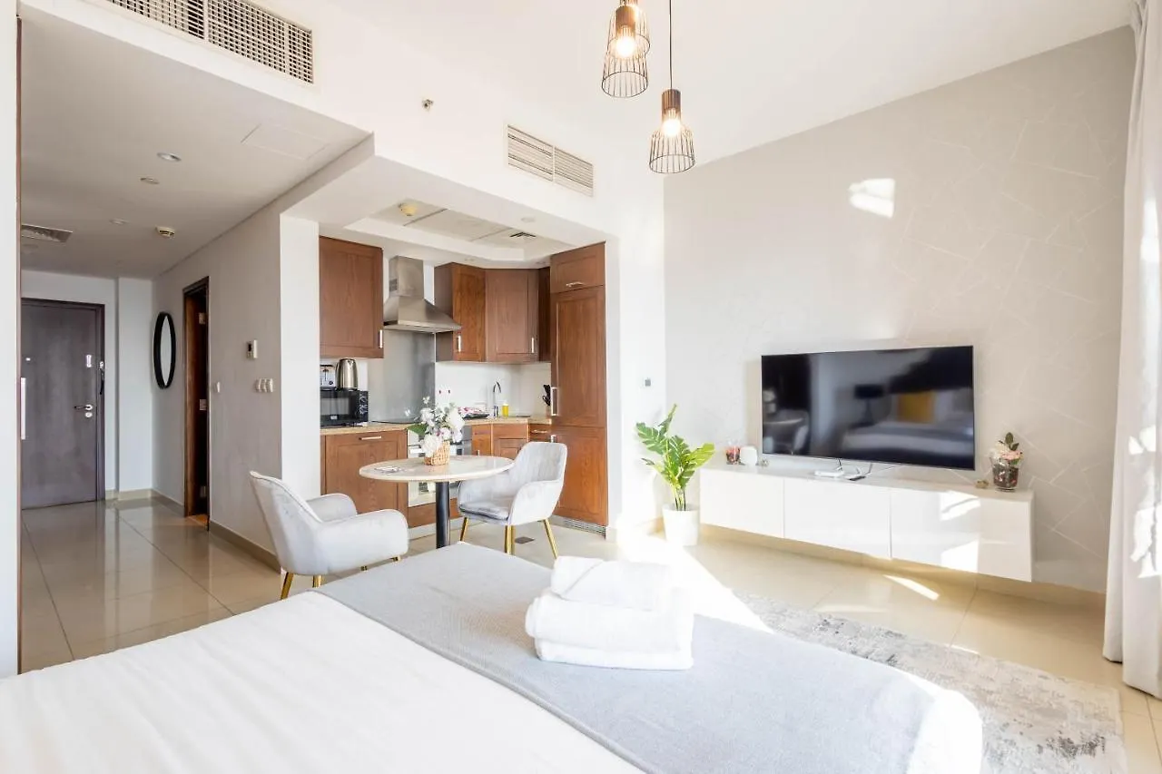 Nasma Luxury Stays - Sleek And Modern Studio Near Burj Khalifa Dubai 0*,