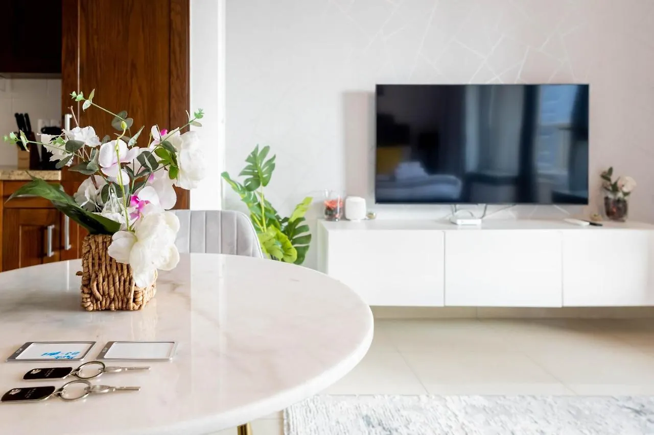 Nasma Luxury Stays - Sleek And Modern Studio Near Burj Khalifa Dubai